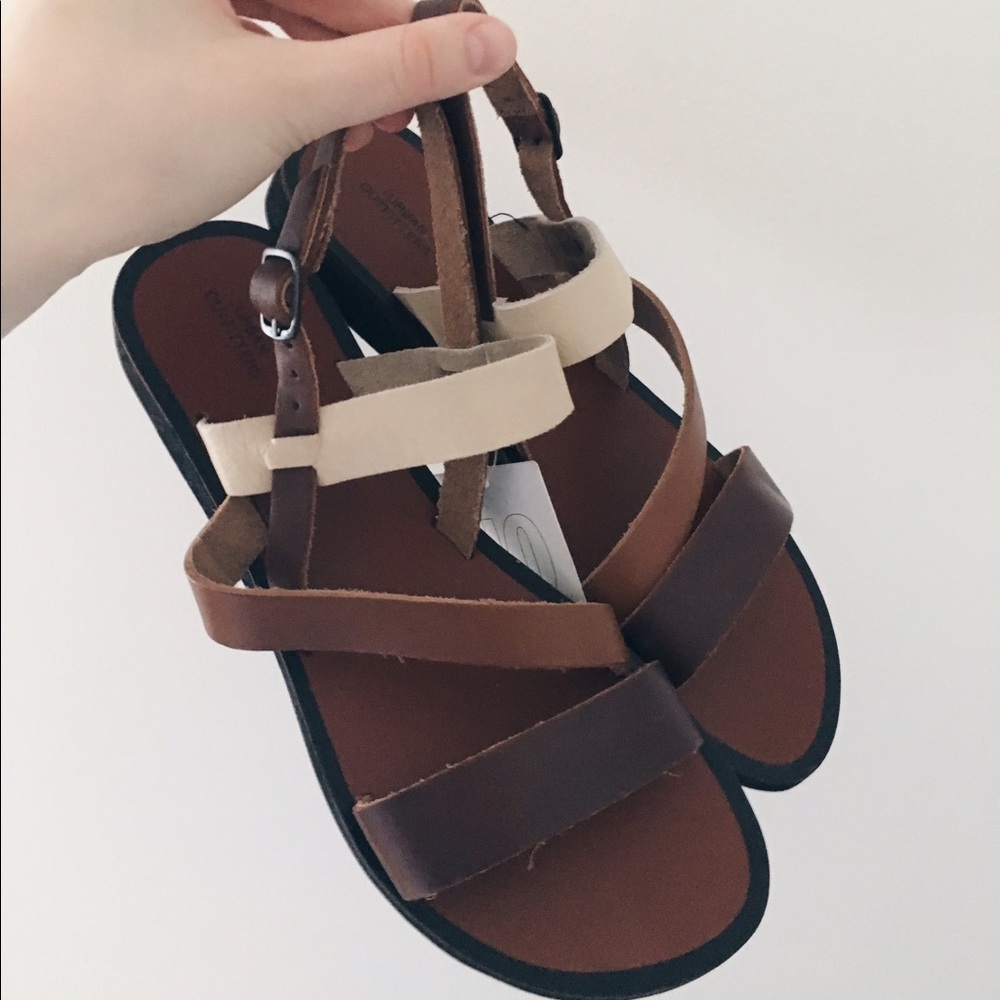 FLASH SALE 🔥Tri-Tone Sandals