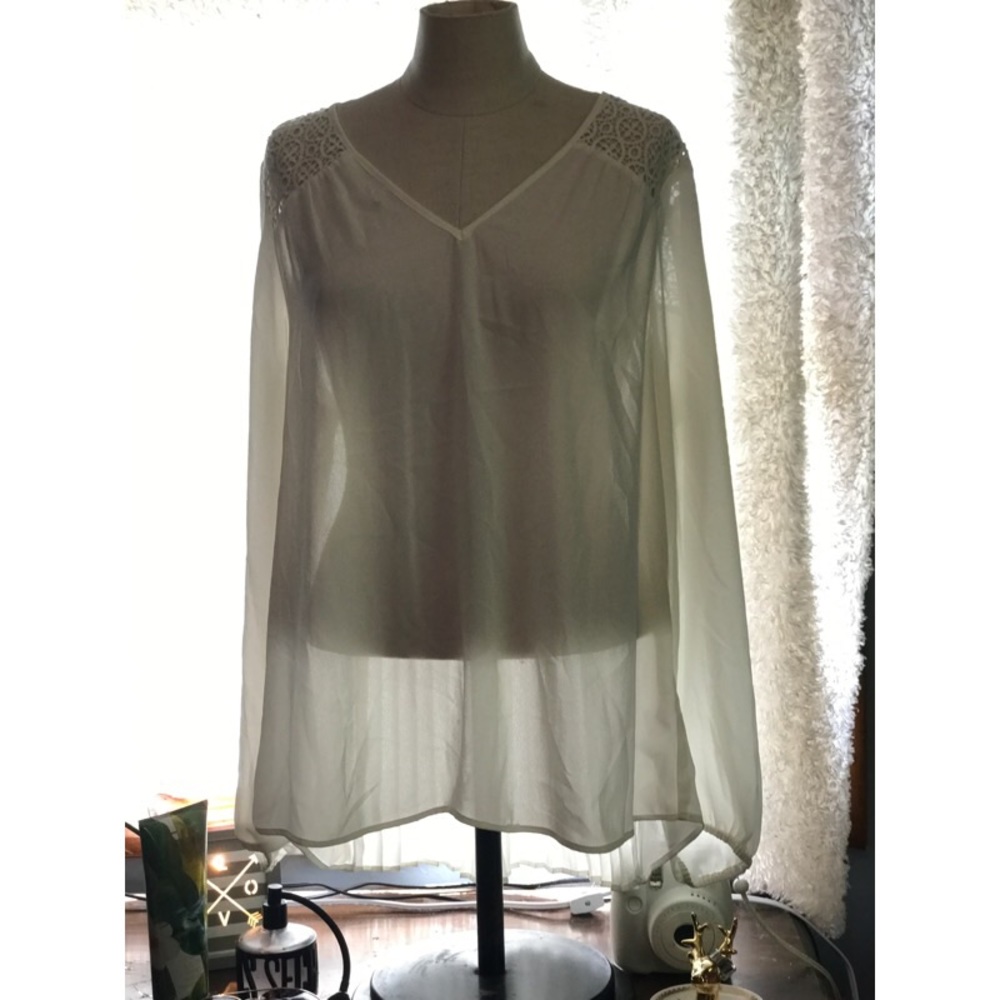 Hi-Low v-neck blouse