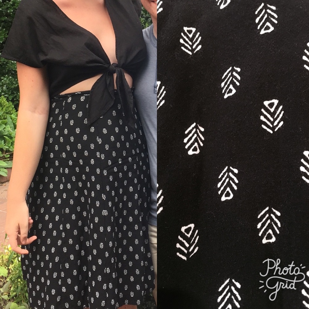 Crepe black midi skirt!