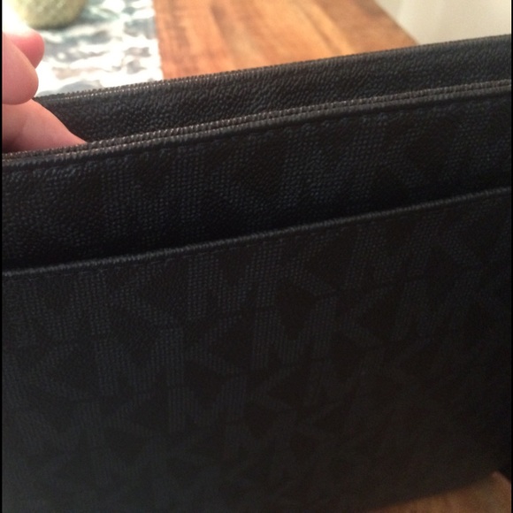 Michael Kors cross body bag**SOLD*** - Picture 4 of 4