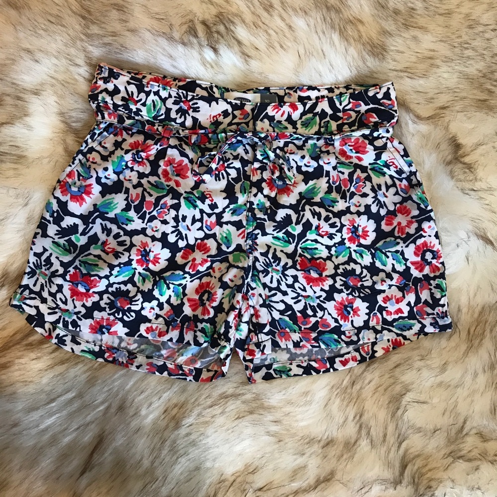 Girls high waisted old navy shorts.