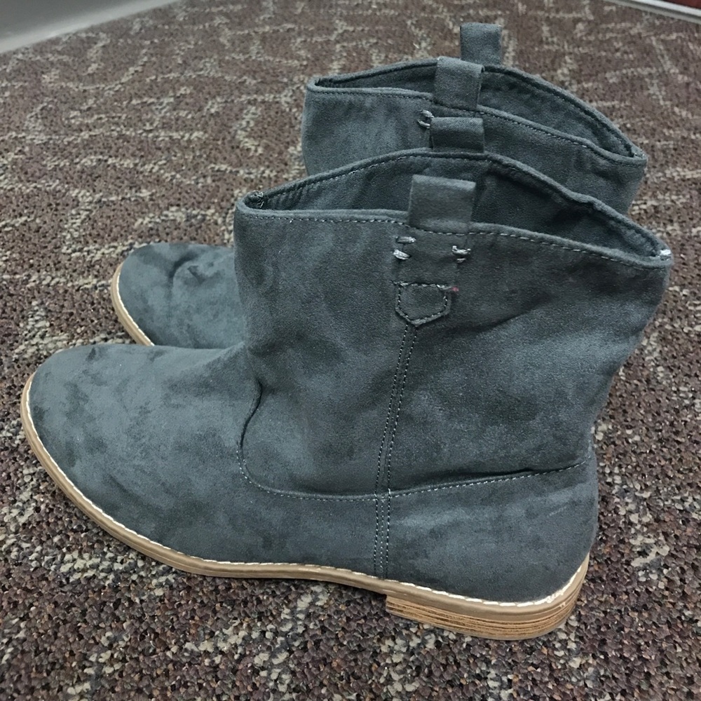 Gray Ankle boots from Old Navy- size 9
