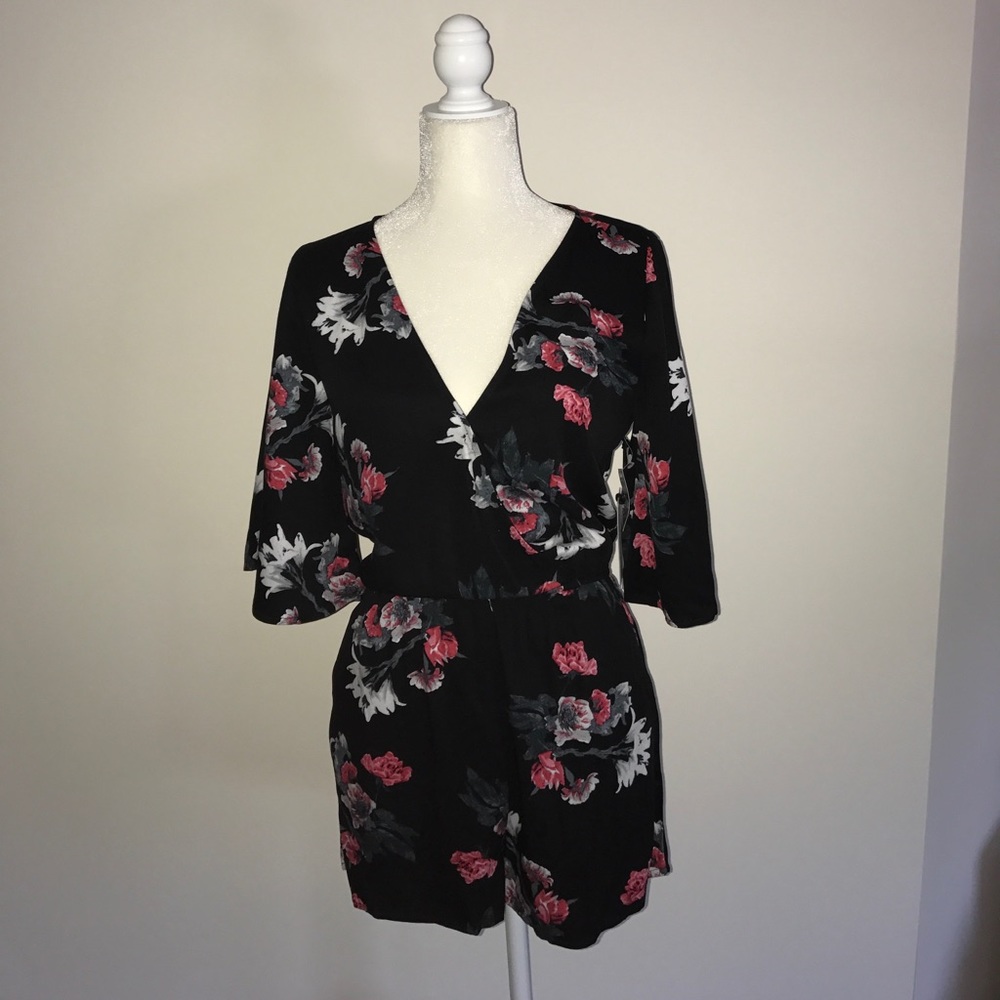 NEW! BB Dakota floral romper