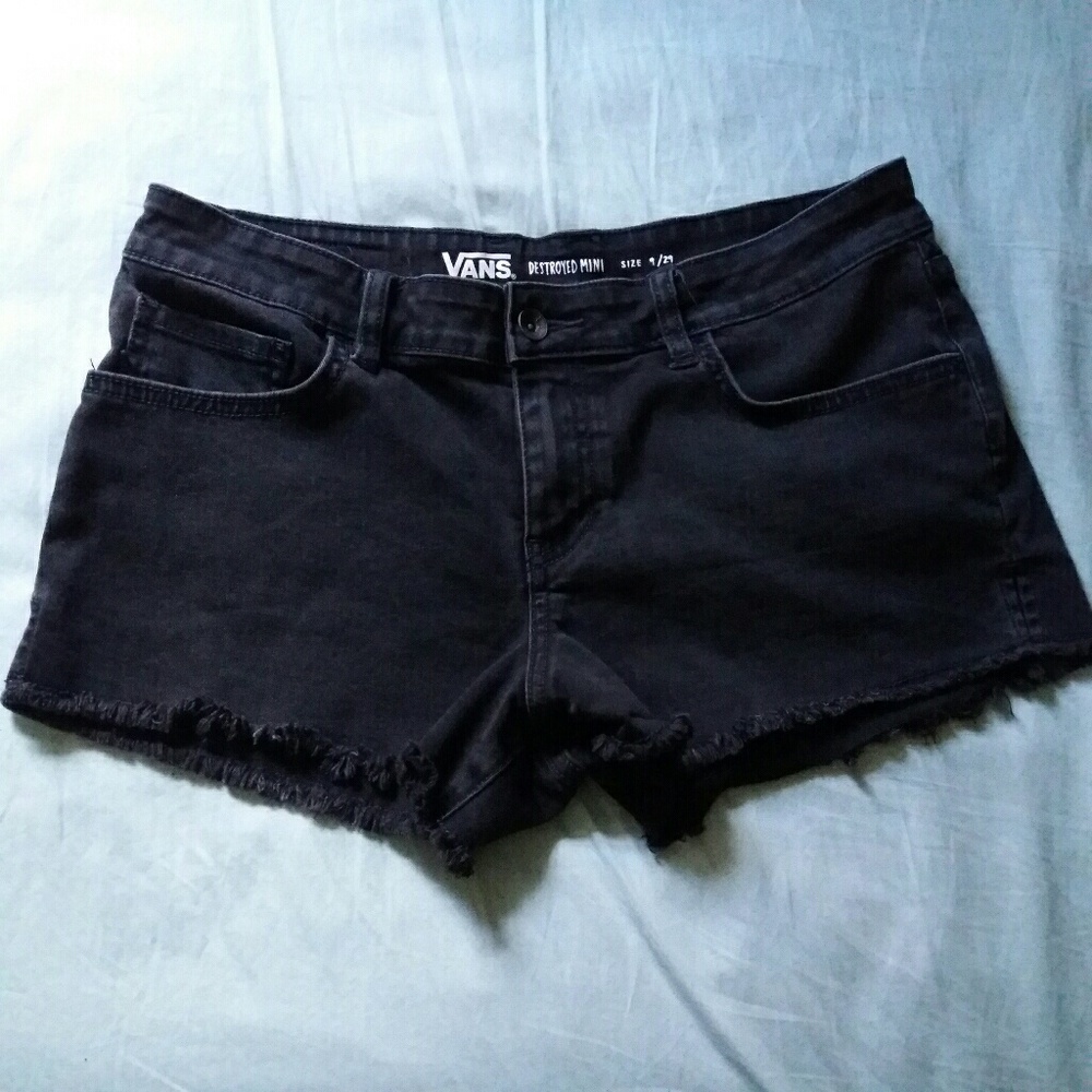 NWOT Vans Black Destroyed Mini Shorts Size 9/29