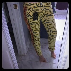 🐯 Yellow tiger print skinny jeans with fringe 🐯