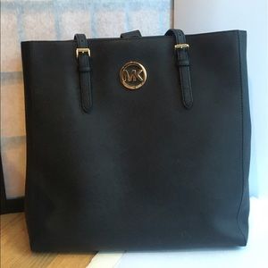 Michael Kors tote