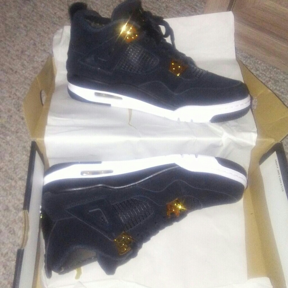 Jordan 4s