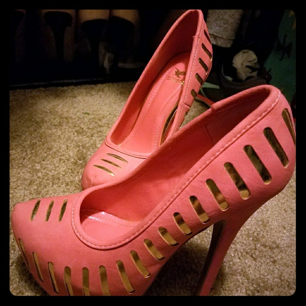 Size 6 shek heels