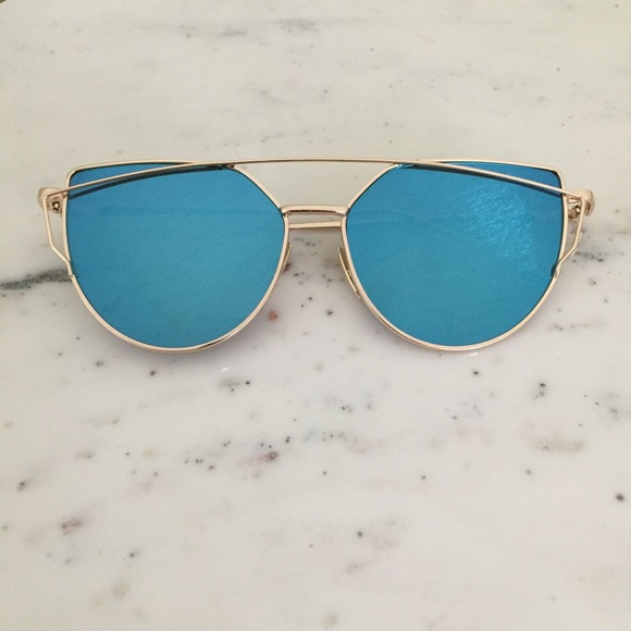 "Natalie" Sunglasses || Blue/Gold Mirror Cat Eye - Picture 2 of 6