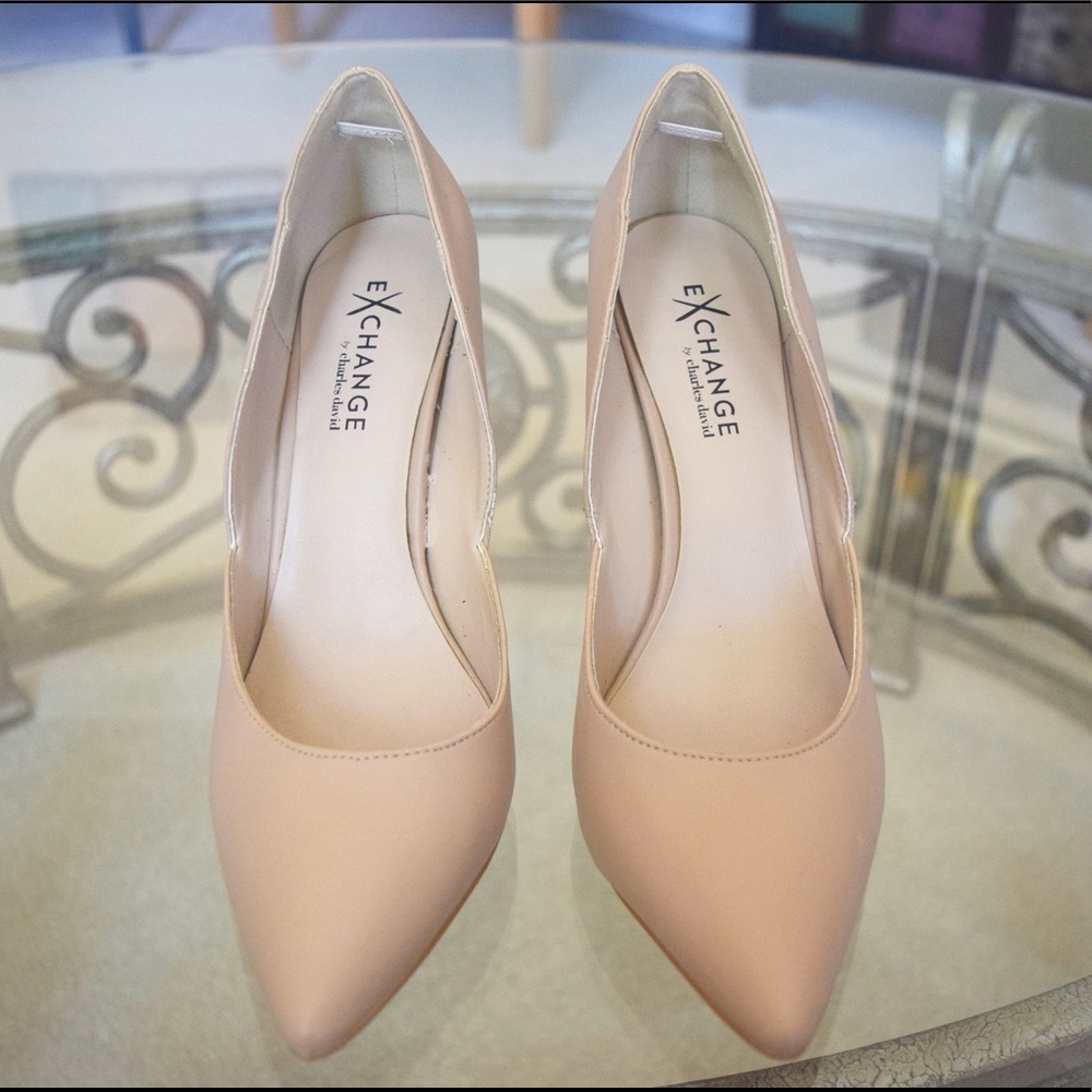Charles David Nude Pumps