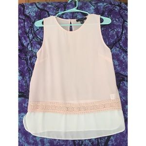 🌸Pink and white shirt🌸