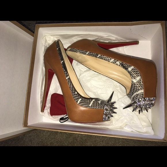 Christian Louboutin Shoes - Christian Louboutin pumps size 40.5