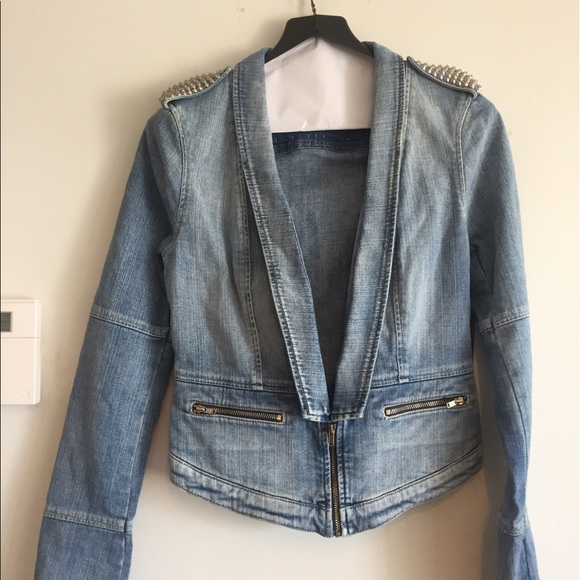 Guess - Picture 2 of 4