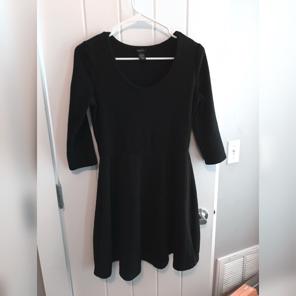Black textured 3/4 sleeve skater dress
