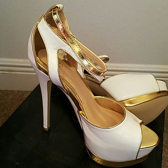 Heels - Picture 2 of 2