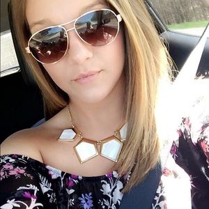 Meet your Posher, Mallory