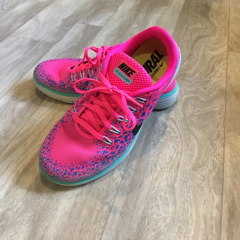 Nike Free Run Woman's size 7 Ship daily!