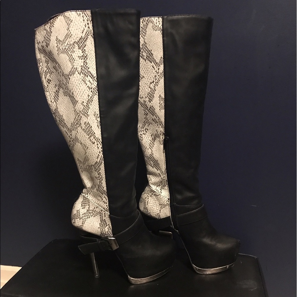 Heel boots