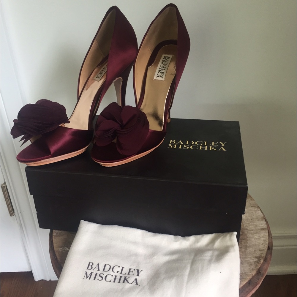 Badgley Mischka Wine Heel