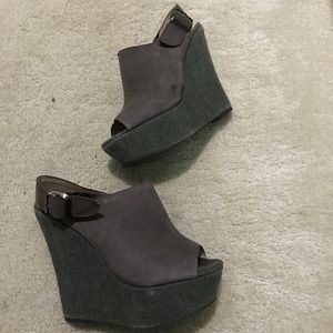 Shoe mint grey wedges