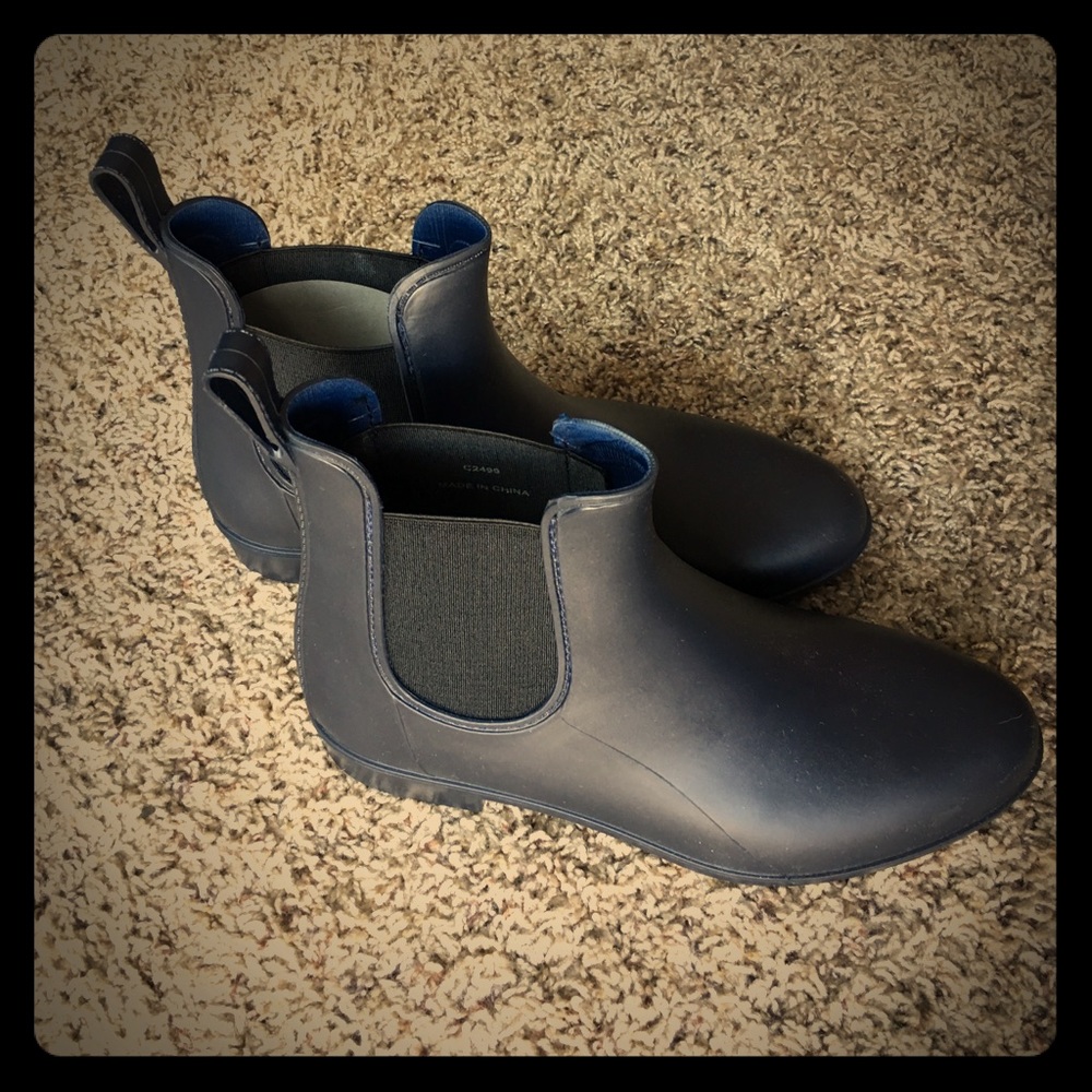 Size 8 Matte Chelsea Rain Boots in Navy by J.Crew