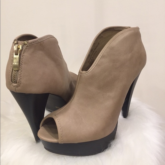 Diba Shoes - Women's Tan Platform Peep-toe Bootie  BRAND NEW!