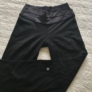 Lululemon pants. Size 4. Cross cross waist band