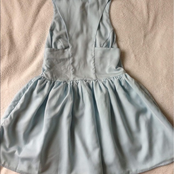 Baby blue dress - Picture 3 of 3