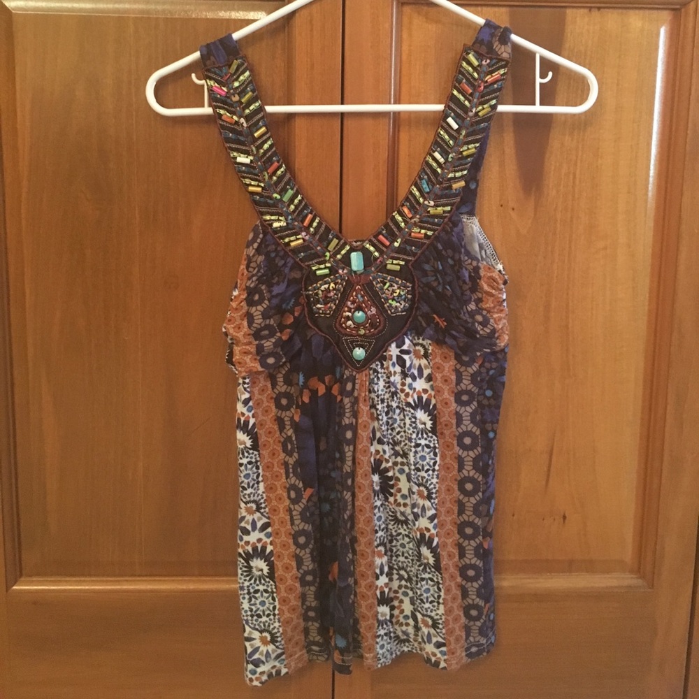 Tribal top