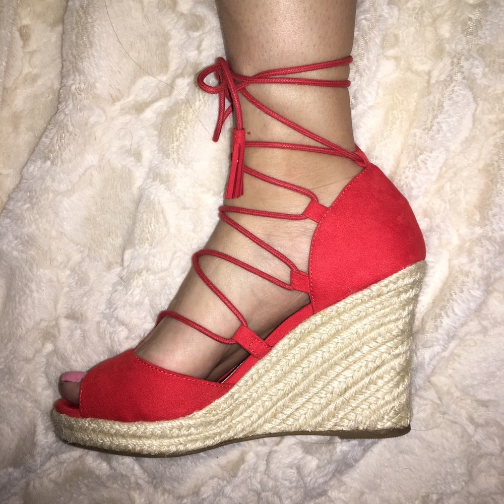 LACE UP WEDGES