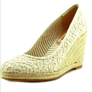 🔥The wedge🔥you've been looking for! 9.5