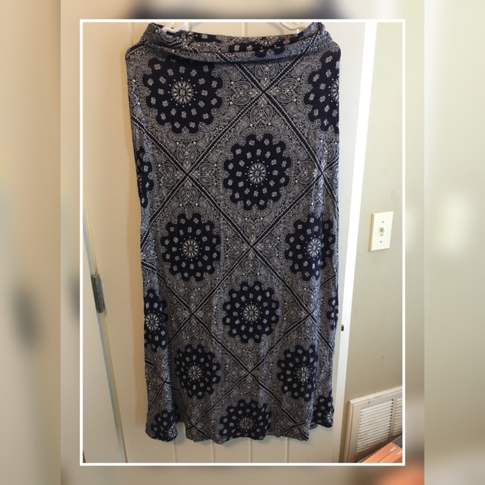 Navy & white paisley jersey maxi skirt
