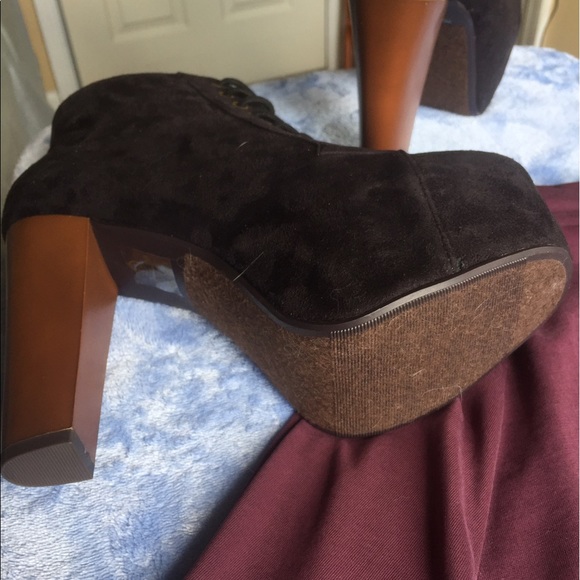 NWT Black Pumps - Picture 4 of 4