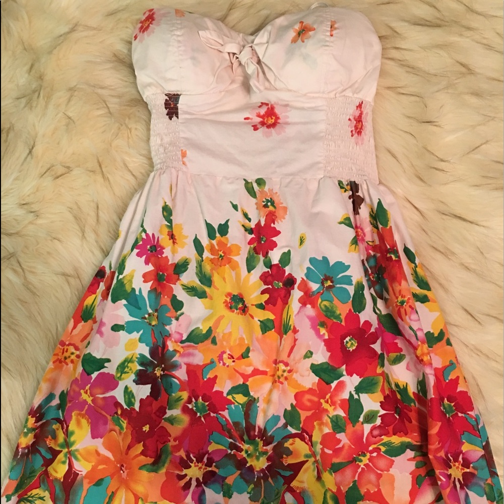 Gorgeous floral sundress. Great for weddings.