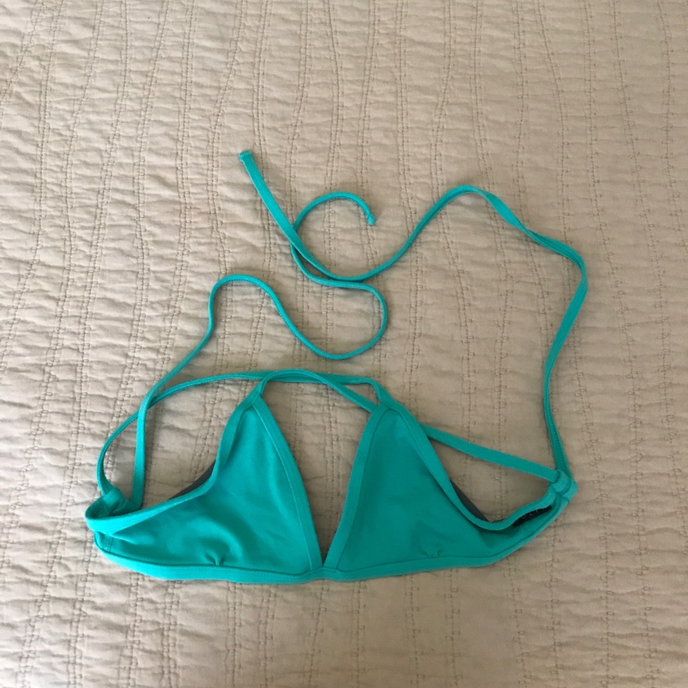 Jolyn triangle top
