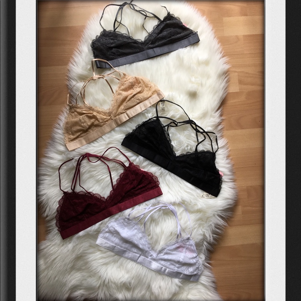🎉CLEARANCE🎉 Black Strappy Floral Bralette - Picture 3 of 4