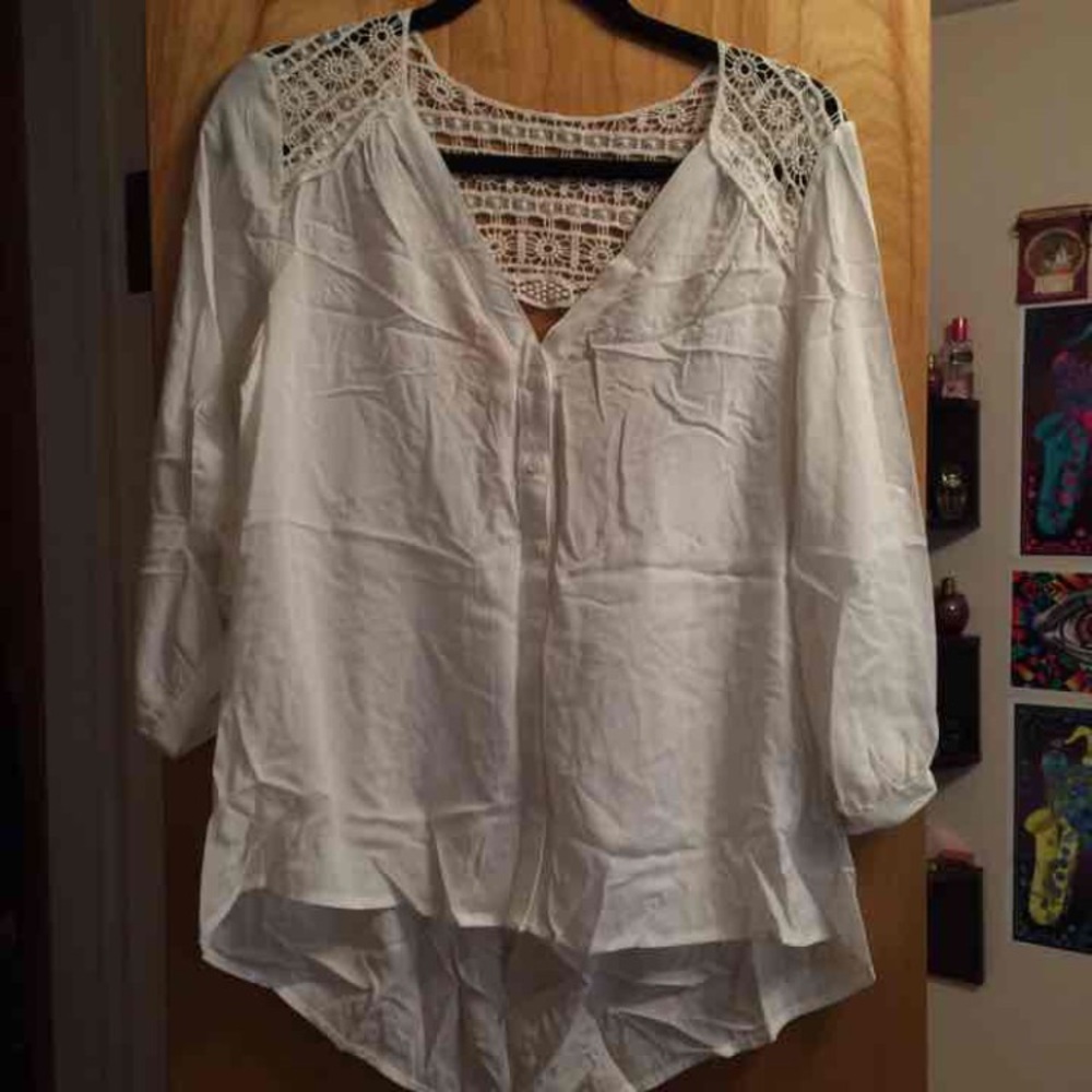 Windsor NWT Crochet Open Back Light Blouse