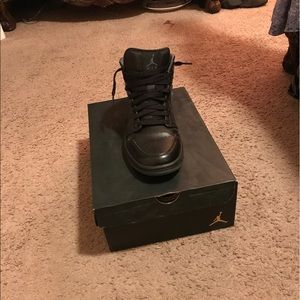 Jordan 1 mid low