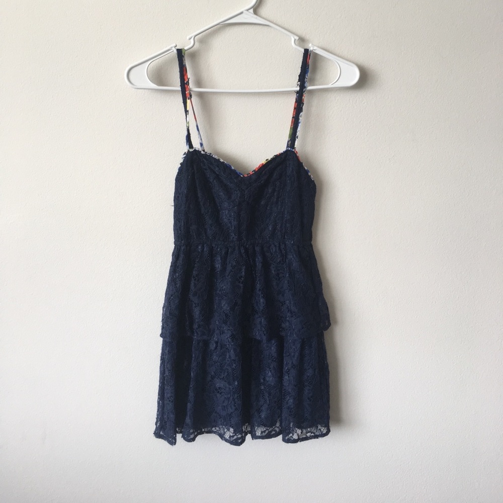 ABERCROMBIE LACE AND RUFFLE DRESS
