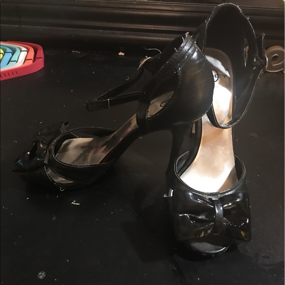 JOEY bow tie heels