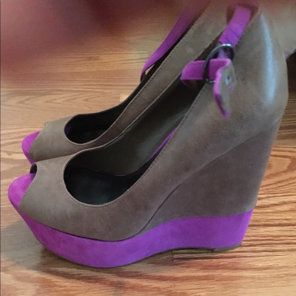 Jessica Simpson wedges