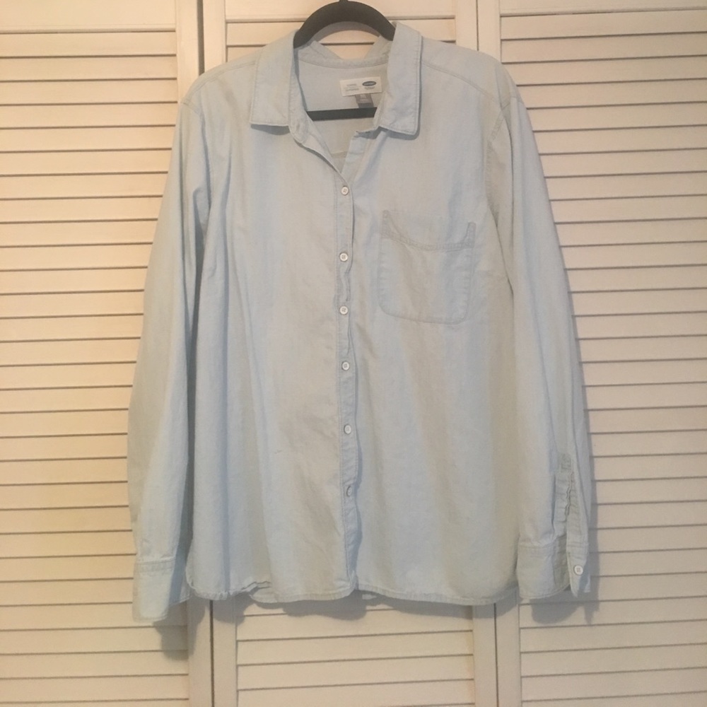 Light wash Chambray button up