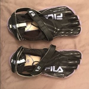 Fila toe shoes