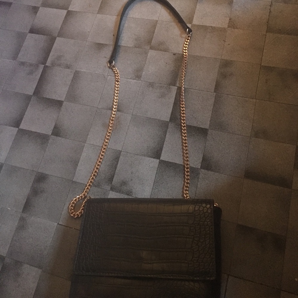 Chain handbag