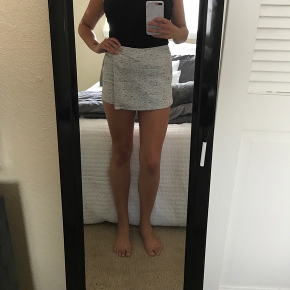 Hollister Dresses & Skirts - Hollister skort!