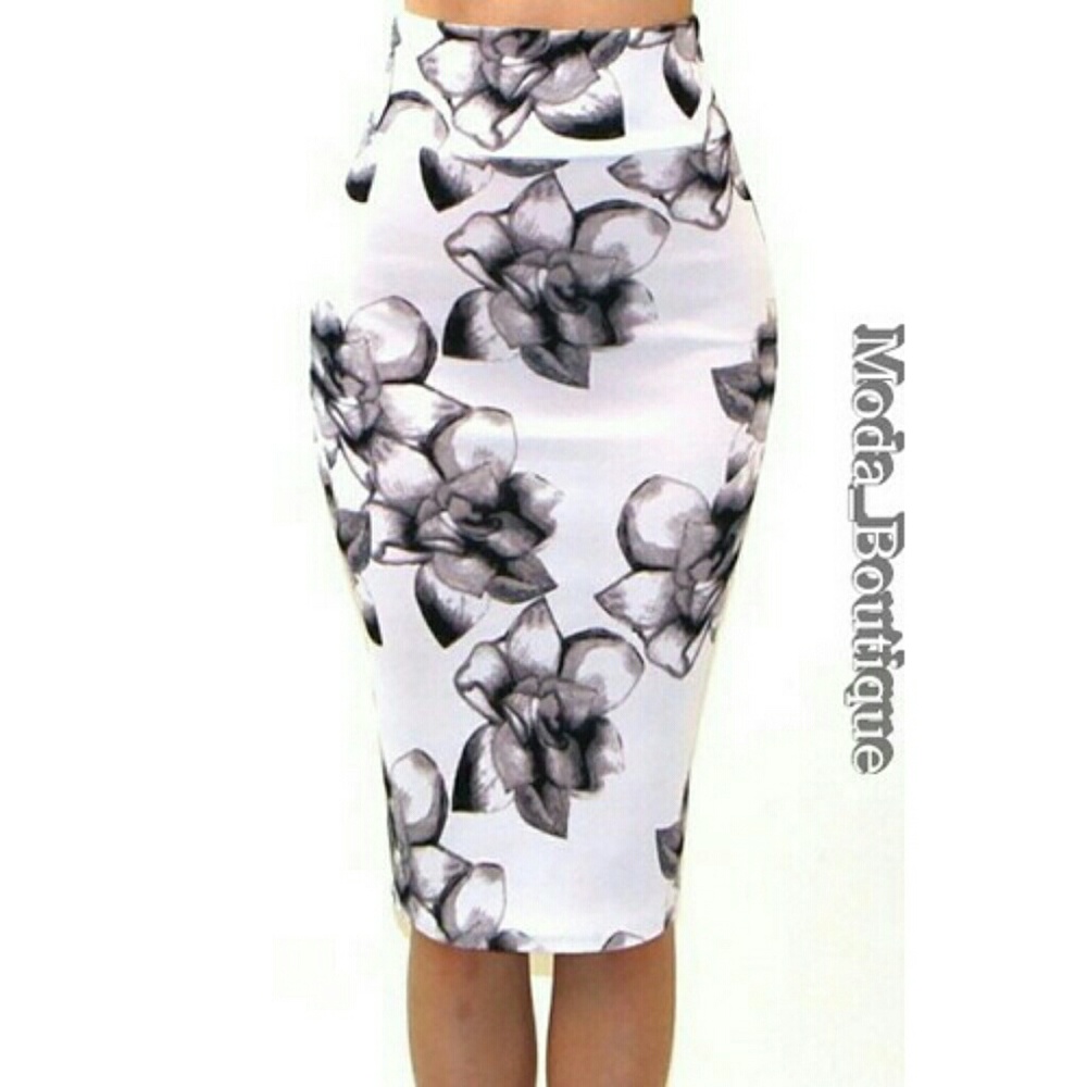 Beautiful Floral Pencil Skirt - Picture 2 of 3