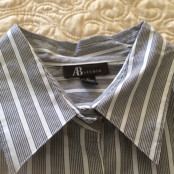 THE RIGHT SHIRTS - Picture 4 of 4