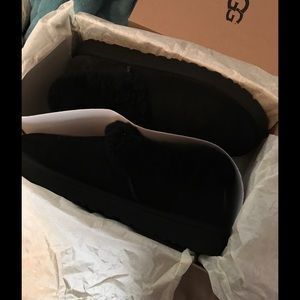 -SOLD- UGG Slippers (Nita)