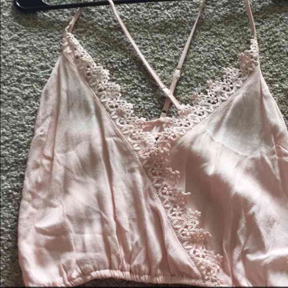 Cropped tank top with lace