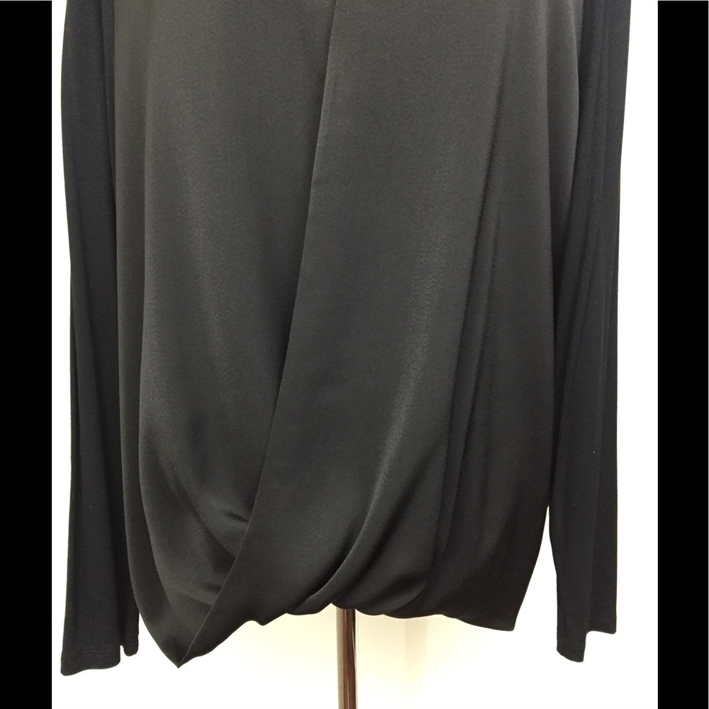 🌸🆕 Privé Blouse - Picture 3 of 3